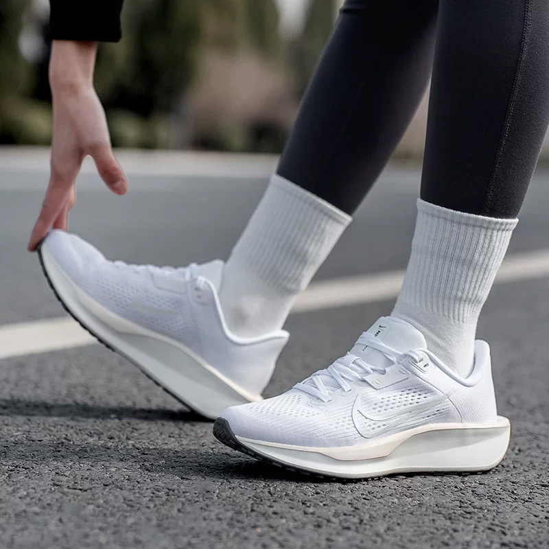 Scarpe da donna NIKE QEST 6 in - Women'S Shoes Nike Jordan recensione e prezzo